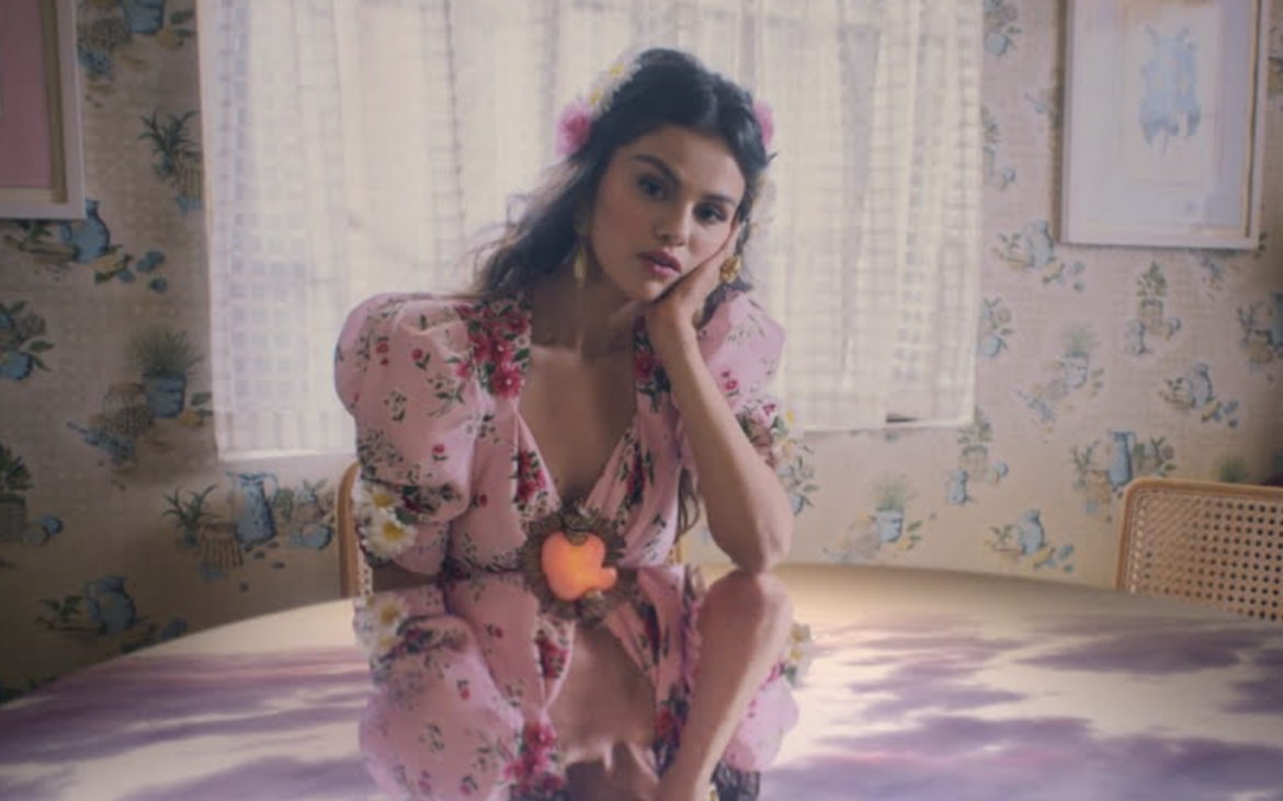 «De Una Vez», Selena Gomez retorna al español en su nuevo sencillo!